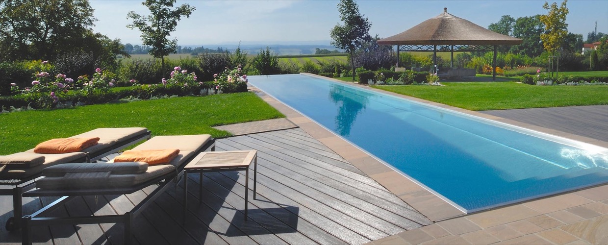 Swim Spa und Swimmingpool im Garten im Vergleich
